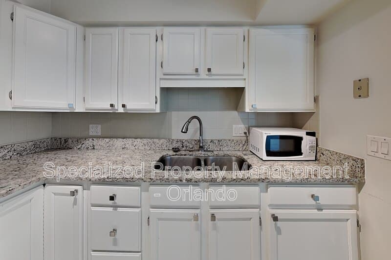 Altamonte Springs Condo: 310 Cherokee Ct