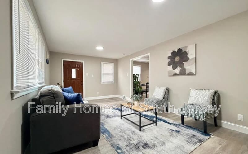 Mount Royal House: 31 Mantua Rd