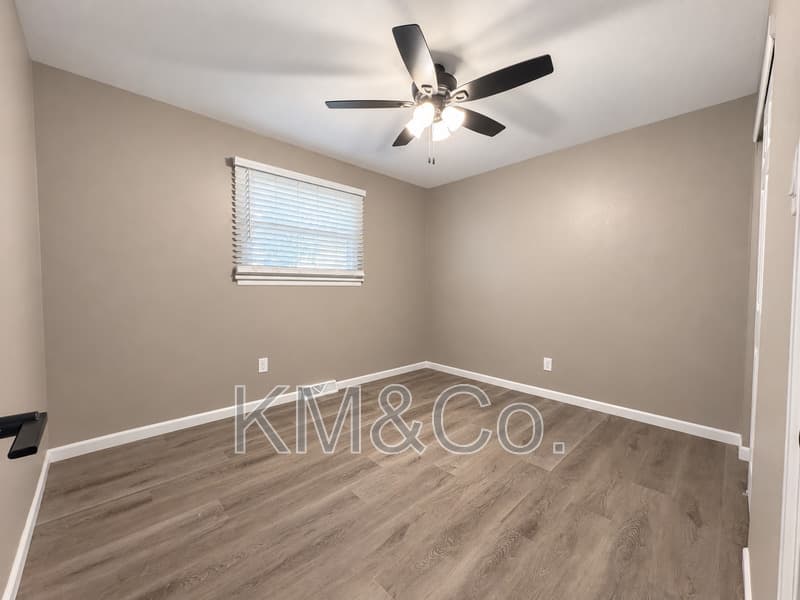 Arnold Condo: 12 Branson