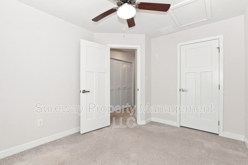 Cinnaminson Townhome: 126 Nathan Dr