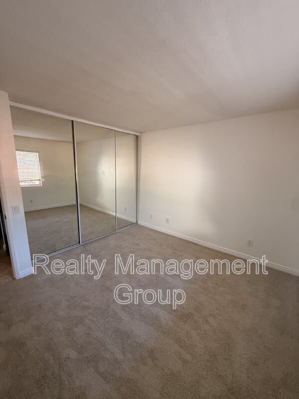 La Mesa Condo: 5417 Lake Murray Boulevard
