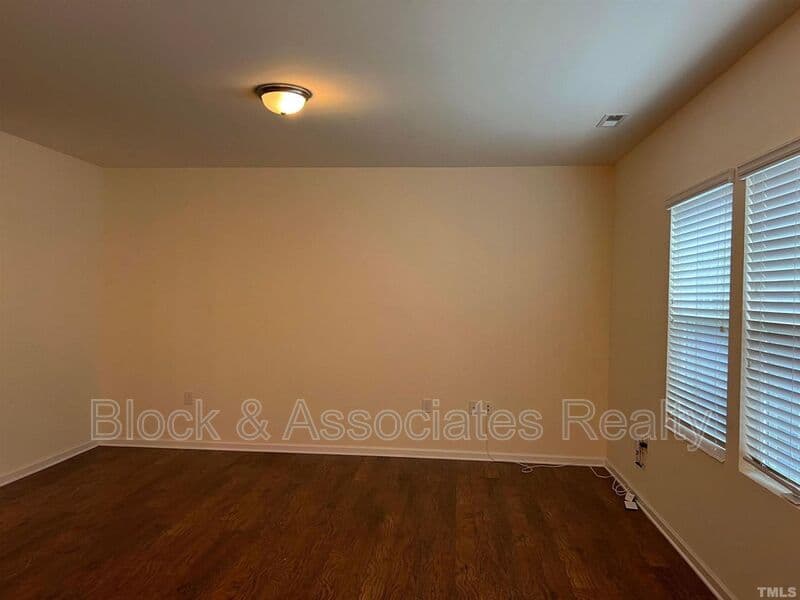 Apex House: 1156 Lookout Ridge Rd
