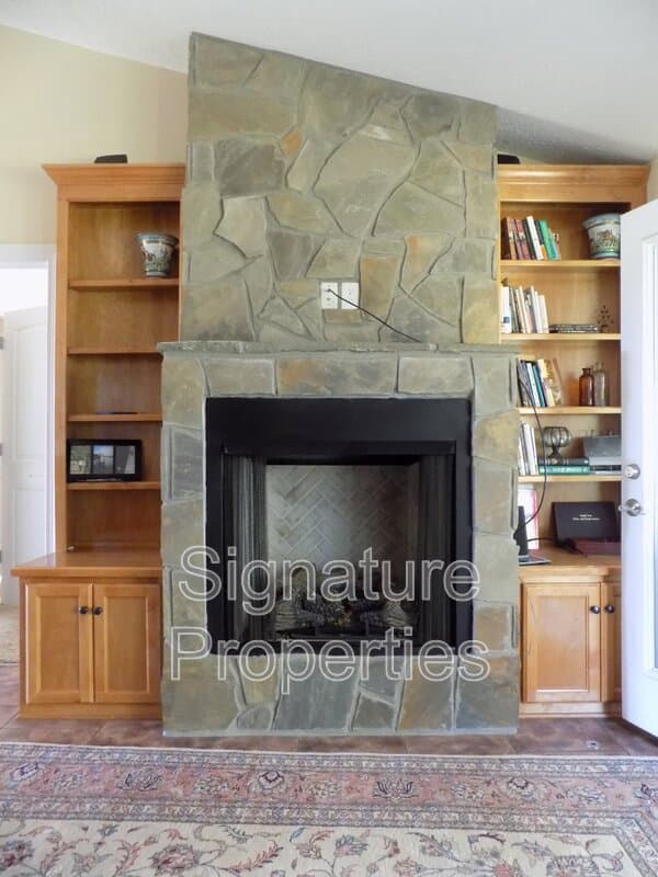 Charles City House: 7380 Graves Landing Rd