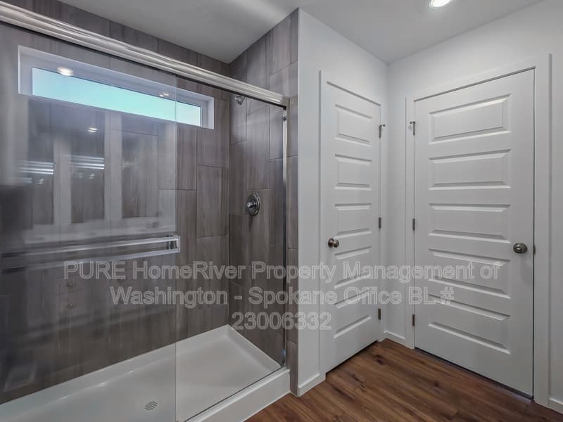 Liberty Lake House: 24814 E Coopers Hawk Ln