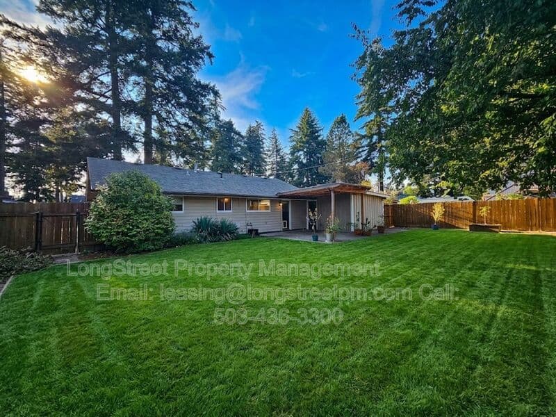 Portland House: 622 SE 137th Ave