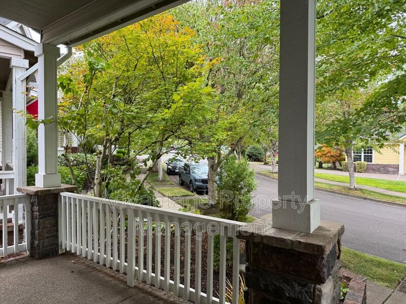 Corvallis House: 6288 SW Chestnut Drive