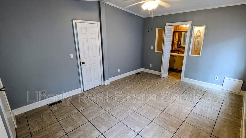 Hinesville House: 955 Hollywood Dr