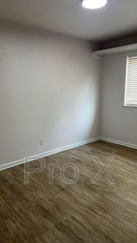 Fayetteville House: 210 S Hill Ave
