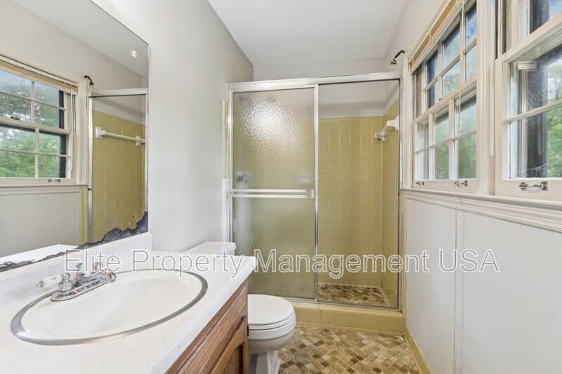Atlanta House: 2600 Lantern Lane