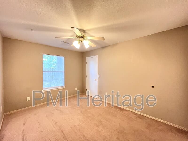 Fayetteville Condo: 886 N Daisy Ln