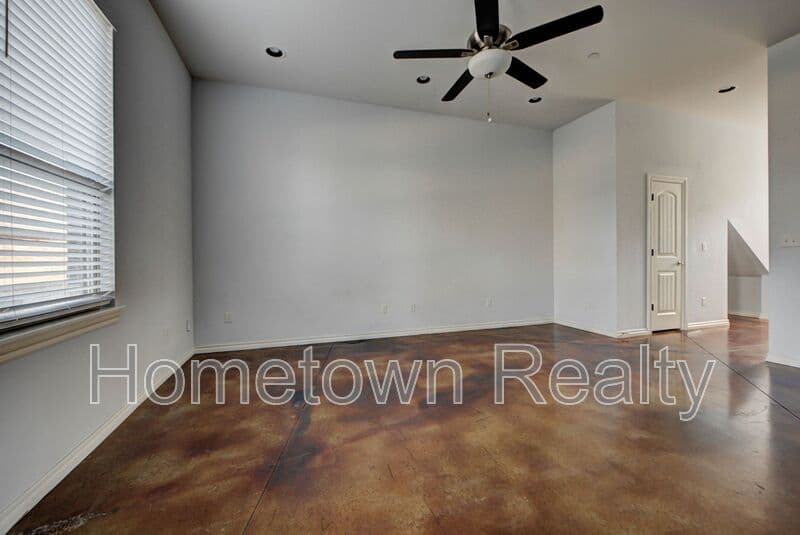 Edmond Townhome: 459 S Fretz Avenue