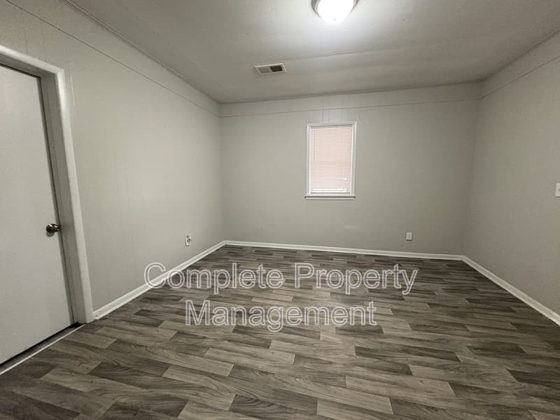 Birmingham House: 6112 Blocton Avenue