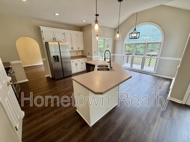 McDonough House: 175 Allie Drive