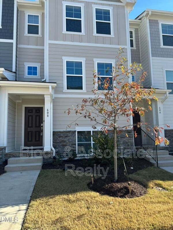 Wake Forest House: 608 Gimari Drive