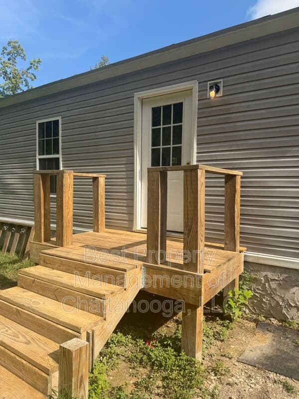 Lafayette House: 1375 Shinbone Rd
