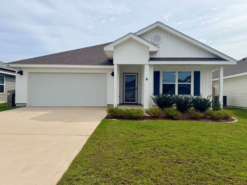 Pace House: 4410 Redbay Ct