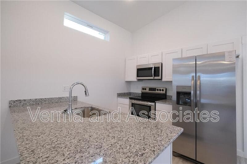 Bentonville House: 840 Illinois Ave