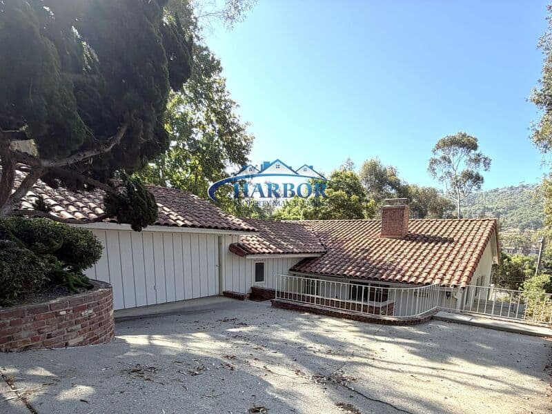 Palos Verdes Estates House: 2512 Via Anita