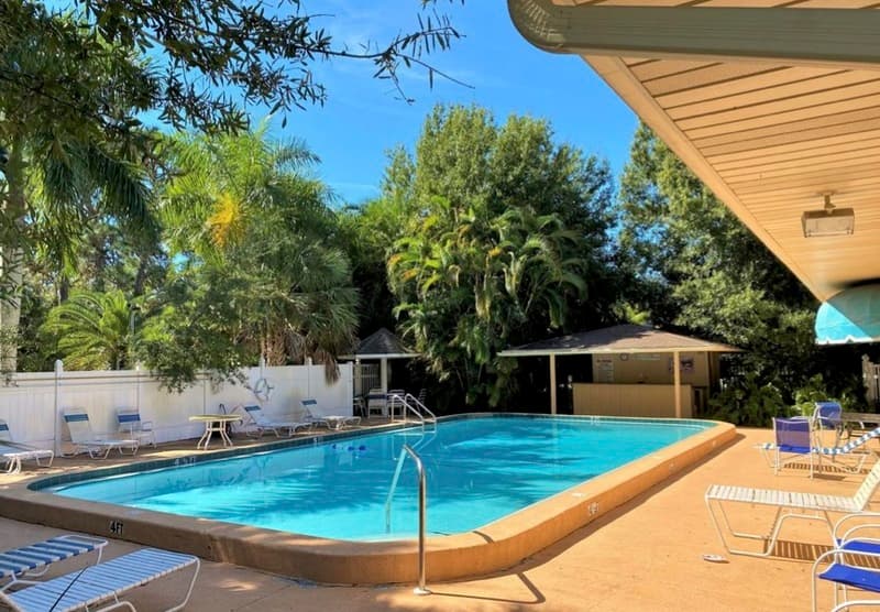 Sarasota Condo: 2481 8th Street #69