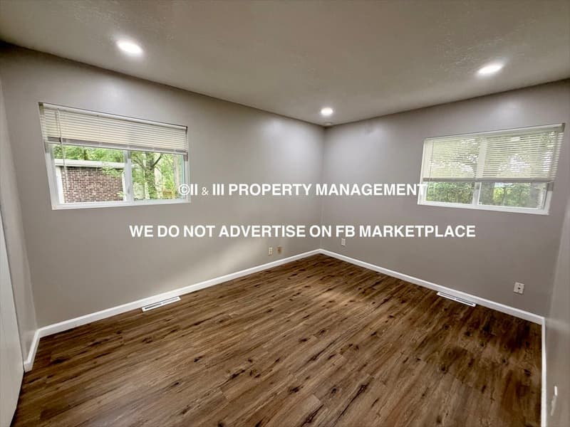 Overland Park House: 8327 Grandview Lane