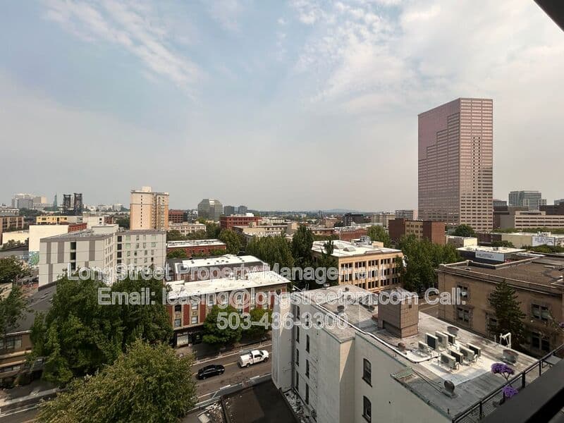 Portland Condo: 300 NW 8th Ave