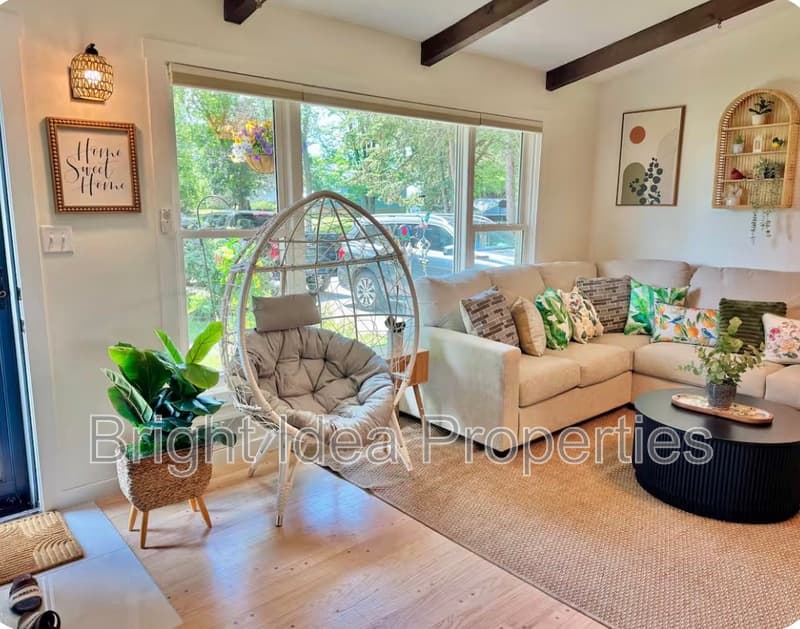 Saint Paul House: 896 Hadley Lane North