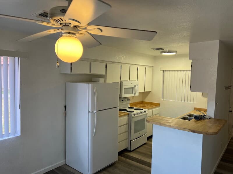 Chandler Townhome: 25 N Cottonwood St