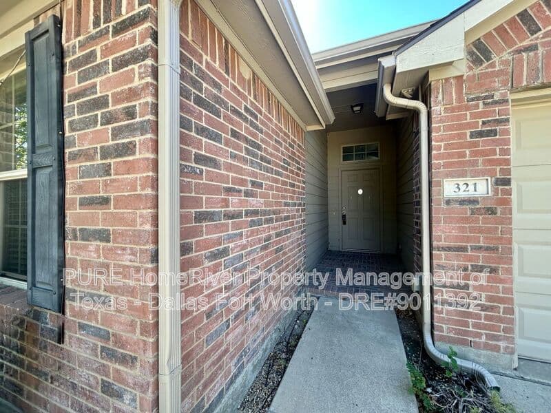 Fort Worth House: 321 Fossil Bridge Drive