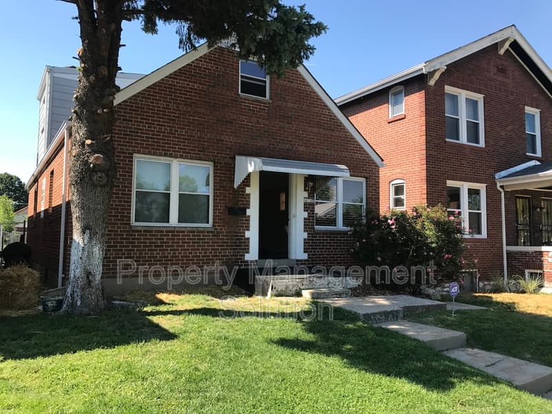 Saint Louis House: 4737 Plover