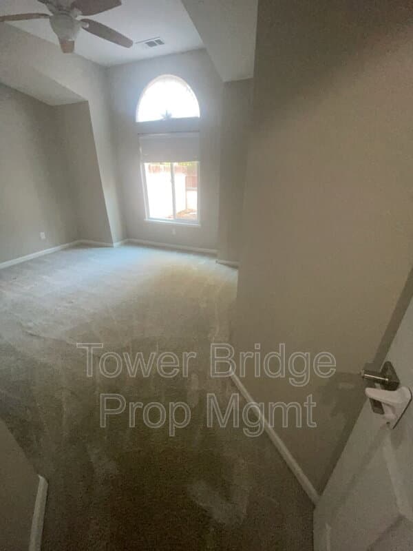 Elk Grove House: 7016 Plume Way