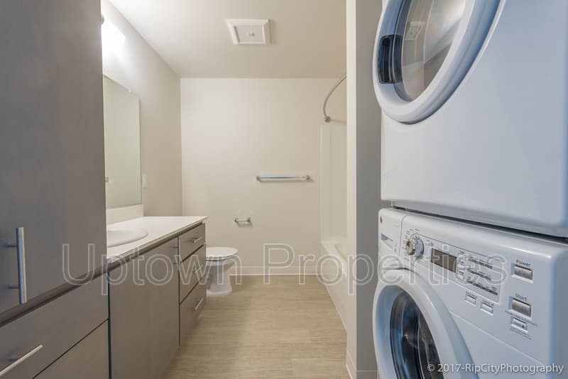 Portland House: 5885 SW Macadam Avenue