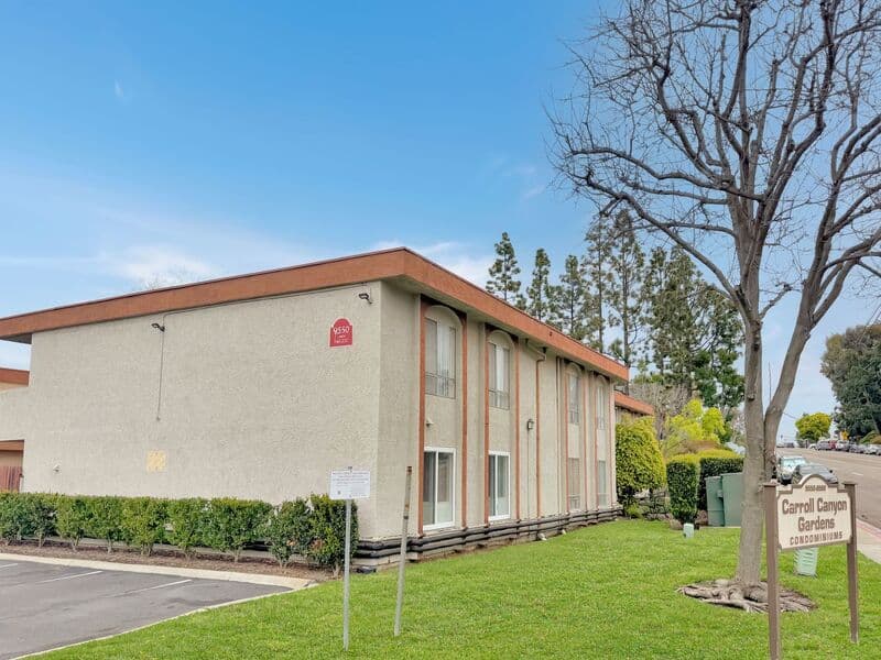 San Diego Condo: 9550 Carroll Canyon Rd
