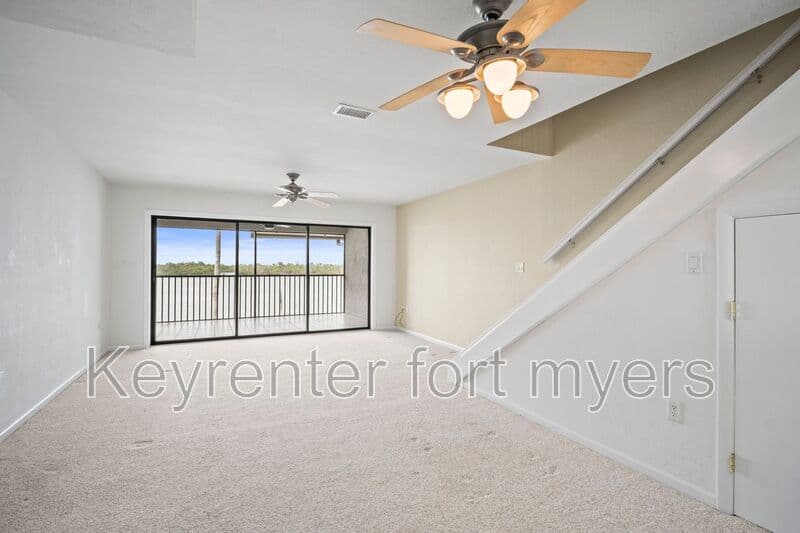 Fort Myers Beach House: 894 Buttonwood Dr