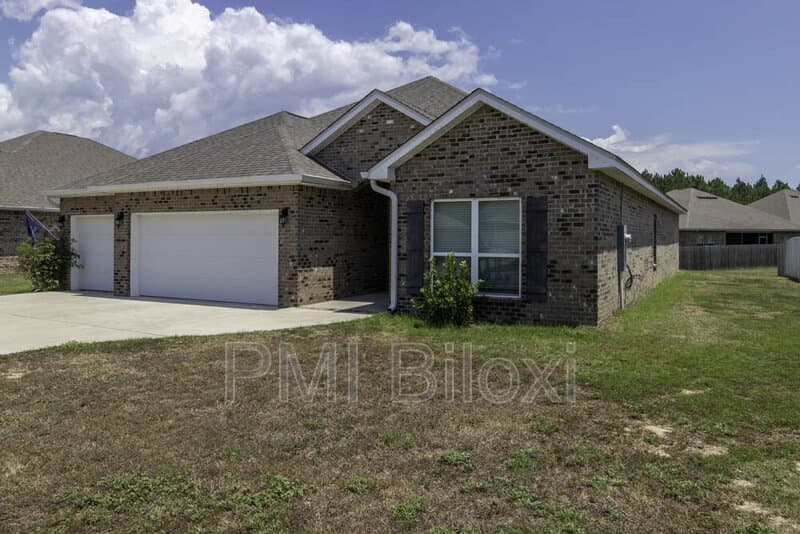 Ocean Springs House: 1208 Carraway Cove