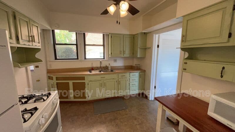 Pittsburgh House: 2329 Spokane Avenue