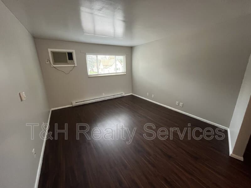 Noblesville Condo: 1152 Evans Avenue