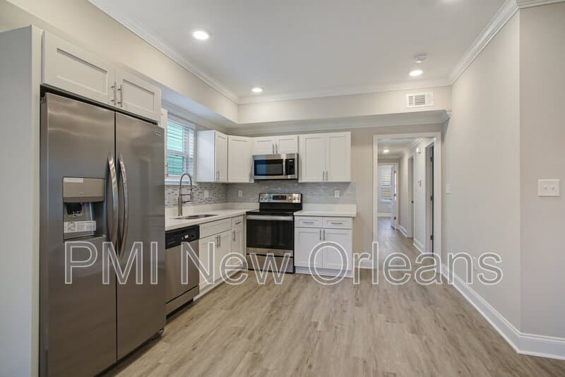 New Orleans Townhome: 2232 Bienville St