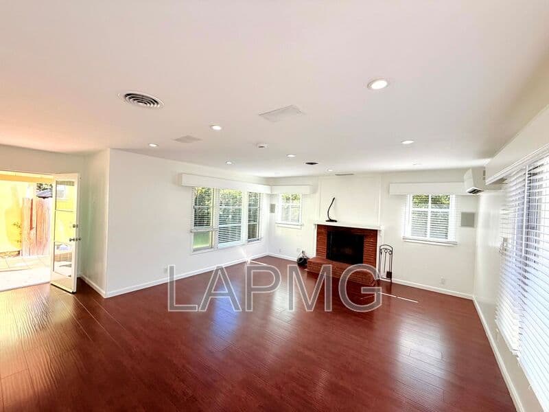 Pasadena House: 607-611 N. El Molino Ave.