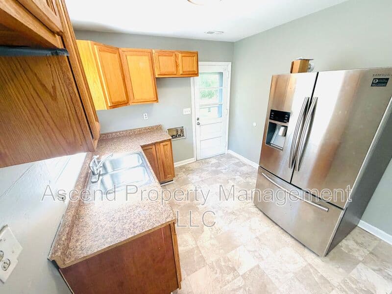 Chattanooga House: 717 Caruthers Rd