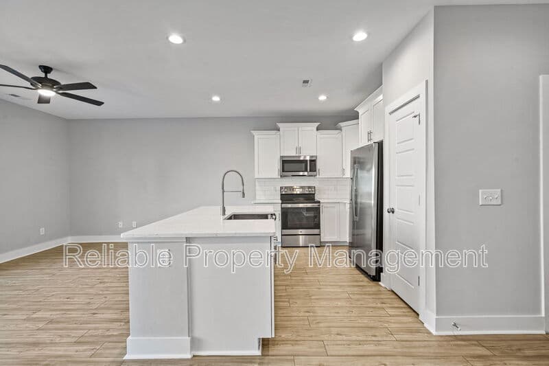 Clayton Townhome: 4 S Laird Drive