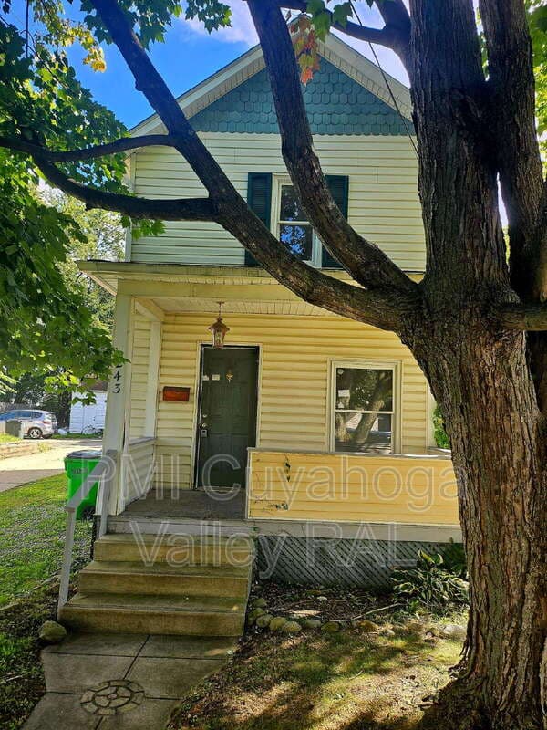 Barberton House: 243 19th Street Northwest