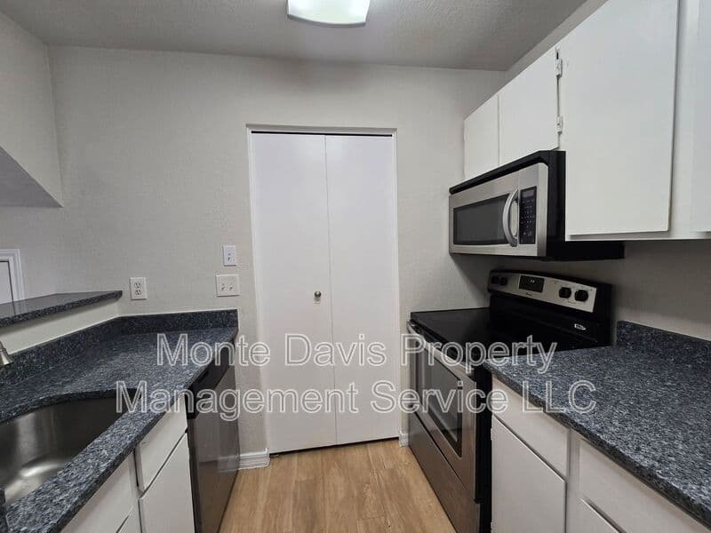 Austin Condo: 513 South Park Drive