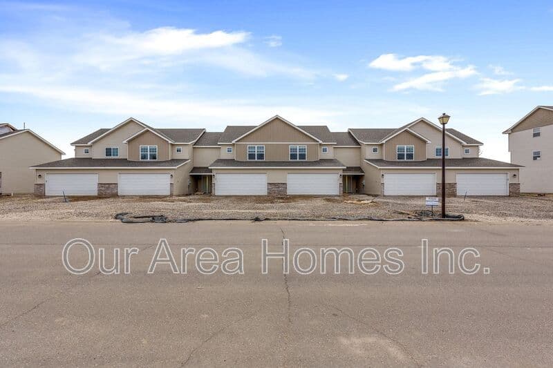 Big Lake House: 595 William St