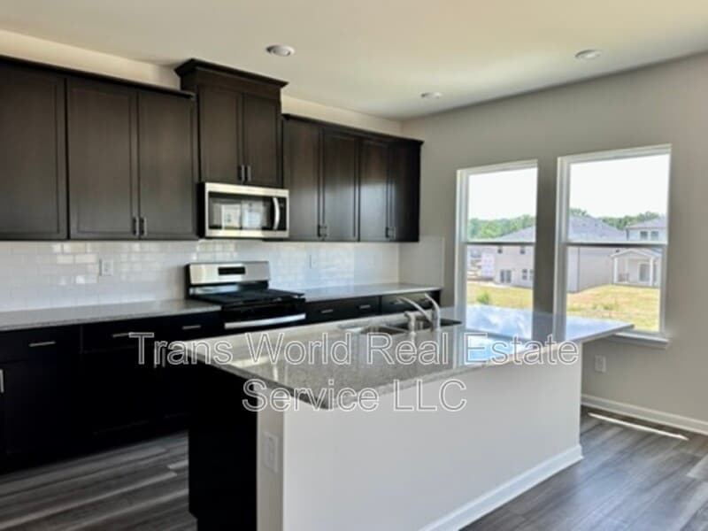 Braselton House: 5950 Green Ash
