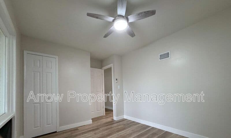 Hebron House: 915 Lincoln-2