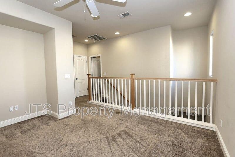 Orangevale House: 9041 Crescenda Lane