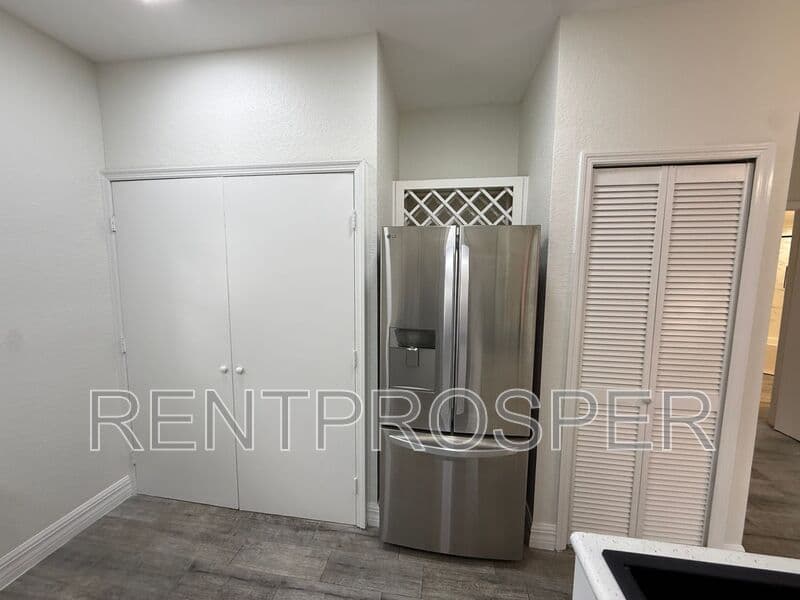 Lake Mary Condo: 107 Vista Verdi Cir
