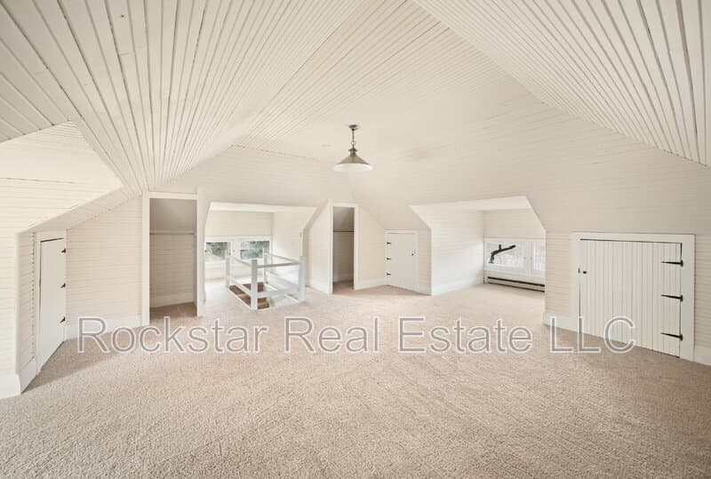 Spokane House: 4235 E Hartson Ave