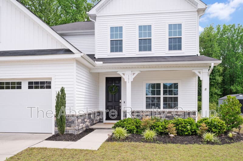 Angier House: 121 Barnwell Loop