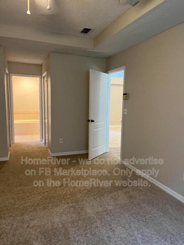 Jacksonville House: 11008 Apple Blossom Trl W